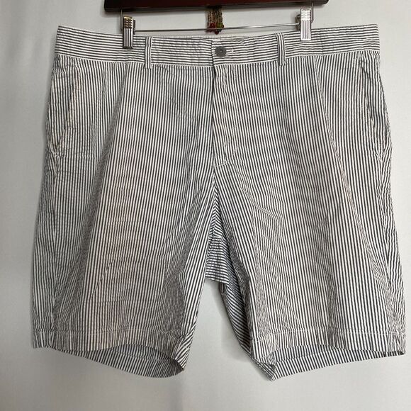 Saks Fifth Avenue Other - Saks Fifth Avenue Seersucker Striped Shorts Blue White Summer Casual Mens 38